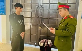 Mạo danh người nổi tiếng để tiếp cận, xâm hại thiếu nữ 16 tuổi