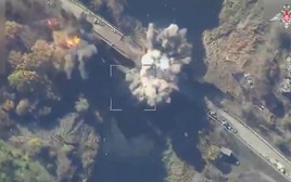 Đòn tấn công mọi thứ di chuyển trên đường