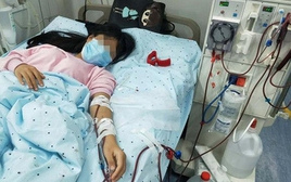 Ngày càng nhiều người còn trẻ đã phát hiện suy thận, bác sĩ tố giác: 4 kiểu uống nước "phá thận" không kém gì lười uống