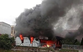 Cháy lớn tại nhà tình thương nuôi trẻ khuyết tật ở Bắc Ninh