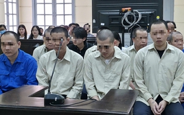 Khiêng quan tài quay clip trước chợ Bến Thành, nhóm 11 người lãnh án tù