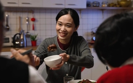 Mẹ dạy con: Dù mối quan hệ có thân thiết đến đâu, hãy cố gắng tránh 5 hành vi này khi đến thăm nhà ai đó