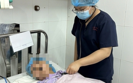 Cả gia đình nhập viện sau bữa cơm cá biển