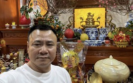 Điều đắt giá nhất trong nhà riêng của NSND Tự Long - Phó Giám đốc Nhà hát chèo Quân đội cận Tết