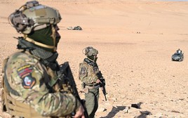 Nguyên do hàng nghìn tù nhân IS được chuyển từ Syria sang Iraq?