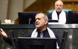 Iran chưa hết căng thẳng, tổng thống lên tiếng xin lỗi