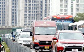 Những lưu ý trước khi tự lái ô tô về quê đón Tết, du xuân