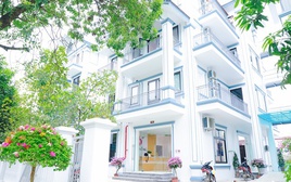 Bên trong viện dưỡng lão cao cấp ở Thủ đô: Sáng tập dưỡng sinh, chiều trị liệu, tối hát karaoke