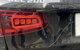 Khởi tố vụ án xe Mercedes bị cào xước thân xe khi đỗ trên vỉa hè ở Hà Nội