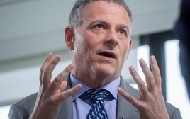 Tỷ phú Mỹ dự báo vàng dần thay thế USD trở thành tài sản dự trữ toàn cầu