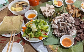 Sai lầm quen tay của nhiều gia đình có thể khiến mâm cỗ Tết thành ‘ổ vi khuẩn'