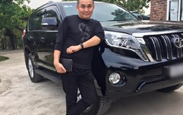 "Tùng Lò Gạch" giàu có tuổi xế chiều: Rảnh thì ra khách sạn ăn, làm việc theo cơn