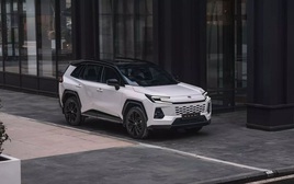 Toyota RAV4 đời mới thêm bản xăng cạnh tranh CX-5, CR-V