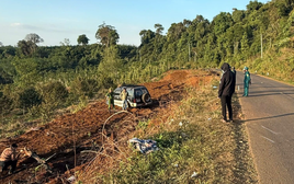 Hiện trường vụ tai nạn khiến gia đình 3 người đi chúc Tết tử vong thương tâm 