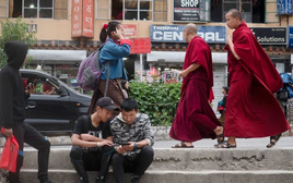 Quốc gia "hạnh phúc nhất thế giới" ra quyết định khiến thế giới ngỡ ngàng: Sau 1 năm, cái kết thành phũ phàng