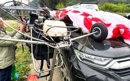 Nguyên nhân vụ dù lượn rơi trúng ô tô làm vỡ kính chắn gió ở Tuyên Quang