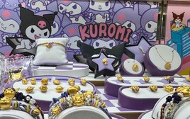 Độc lạ thị trường vàng: Trang sức vàng Hello Kitty khiến giới trẻ tại quốc gia này mê mẩn, sẵn sàng chi đậm