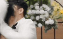 Đám cưới đang viral khắp Trung Quốc: Cô dâu đẹp phát sáng, chú rể thắng đời 1-0