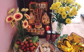 Bàn thờ Thần Tài: 4 loại hoa NÊN cúng, 3 loại phải NÉ xa