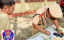 Xe khách chở quá số lượng 3 người, cả tài xế và hợp tác xã đều bị xử phạt