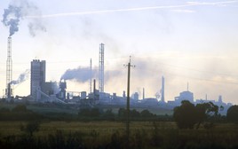 UAV đối phương tập kích nhà máy phân bón, gần 20 người thương vong