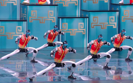 Founder công ty robot hình người hé lộ về canh bạc biểu diễn đêm Giao thừa: "1 bước lên tiên hoặc bôi tro trát chấu"