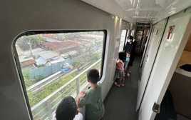 Vội xuống tàu, hành khách để quên hơn 10 triệu đồng dưới gối: Làm thế nào lấy lại được?