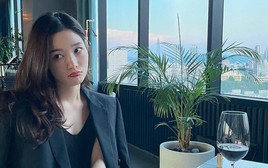 Bị đồng nghiệp hỏi kháy: "Thưởng Tết năm nay chắc cao lắm nhỉ?", người EQ cao đáp một câu khiến đối phương ngượng chín mặt