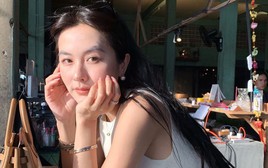 Phụ nữ qua tuổi 40, đủ hay thiếu estrogen chỉ nhìn qua 4 chỗ này là LỘ HẾT!