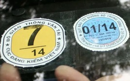 Sắp "hết thời" dán tem đăng kiểm trên kính ô tô?