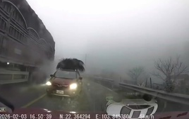 Vượt ẩu giữa sương mù dày đặc, tài xế Ninh Bình bị phạt tiền