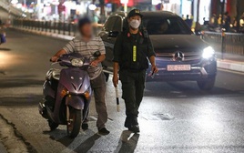 Uống rượu, bia rồi dắt xe về nhà thì có bị đo nồng độ cồn và xử phạt không?