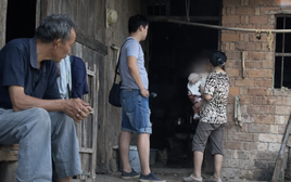 Từng học tiến sĩ đại học top đầu, 37 tuổi lại về quê ăn bám: Bi kịch của một gia đình có "đứa con học giỏi"