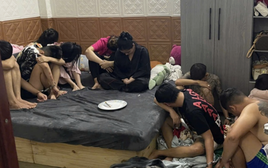 Phát hiện 5 cô gái trẻ dương tính với ma túy lúc rạng sáng