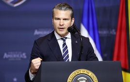 Bộ trưởng Mỹ: Nhiều bom hơn, nhiều tiêm kích hơn, tấn công Iran mạnh chưa từng thấy