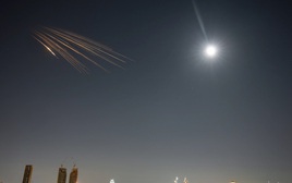 Iran và Hezbollah "liên thủ" tấn công Israel cùng lúc?