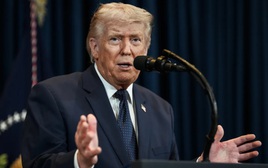 Ông Donald Trump nói "gần như không còn gì nhắm bắn ở Iran"; FBI cảnh báo California