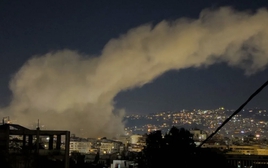 Israel tiêu diệt lãnh đạo tình báo Hezbollah, tấn công trên khắp Lebanon