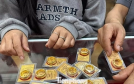 Chuyện gì đang xảy ra với giá vàng?