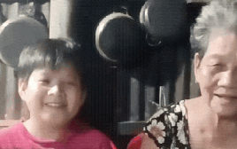 Nam sinh lớp 11 cùng bà nội quay clip “gửi mình 10 năm sau”: Khó kìm được nước mắt khi xem đến cuối, nhiều sao Việt để lại bình luận