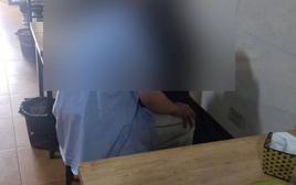 Hình ảnh phản cảm trong 1 quán tào phớ ở Hà Nội!