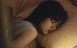 Nữ sinh 20 tuổi cân nặng tăng vọt lên 90kg, mắc tiểu đường, huyết áp cao vì 1 thói quen nhiều người làm mỗi đêm