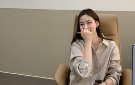 "Bạn sẽ giải thích màu đỏ cho người mù như thế nào?" - Cô gái trả lời 1 câu, được nhận việc ngay