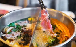 Cô gái 26 tuổi tử vong sau khi ăn lẩu, bác sĩ cảnh báo việc nhiều người hay làm