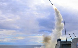 Mỹ dội 850 tên lửa Tomahawk oanh tạc, vẫn không phá hủy được kho vũ khí Iran?