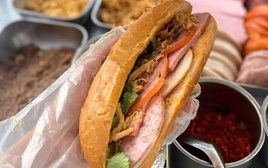 61 người nhập viện nghi ngộ độc thực phẩm sau khi ăn bánh mì