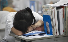 “Con bị cô lập trong lớp, tôi không ngủ được…” - Bài đăng của phụ huynh Hà Nội khiến nhiều người xót xa