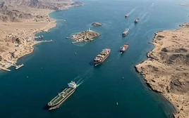 Số lượng tàu thuyền đi qua eo biển Hormuz đang tăng lên