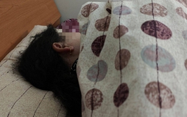 Người phụ nữ đang mạnh khỏe bỗng tử vong trong lúc ngủ, bác sĩ nói thẳng: 3 thói xấu này là "thủ phạm"