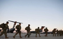 Hàng nghìn lính dù Mỹ đến Trung Đông, sẵn sàng cho mọi kịch bản ở Iran